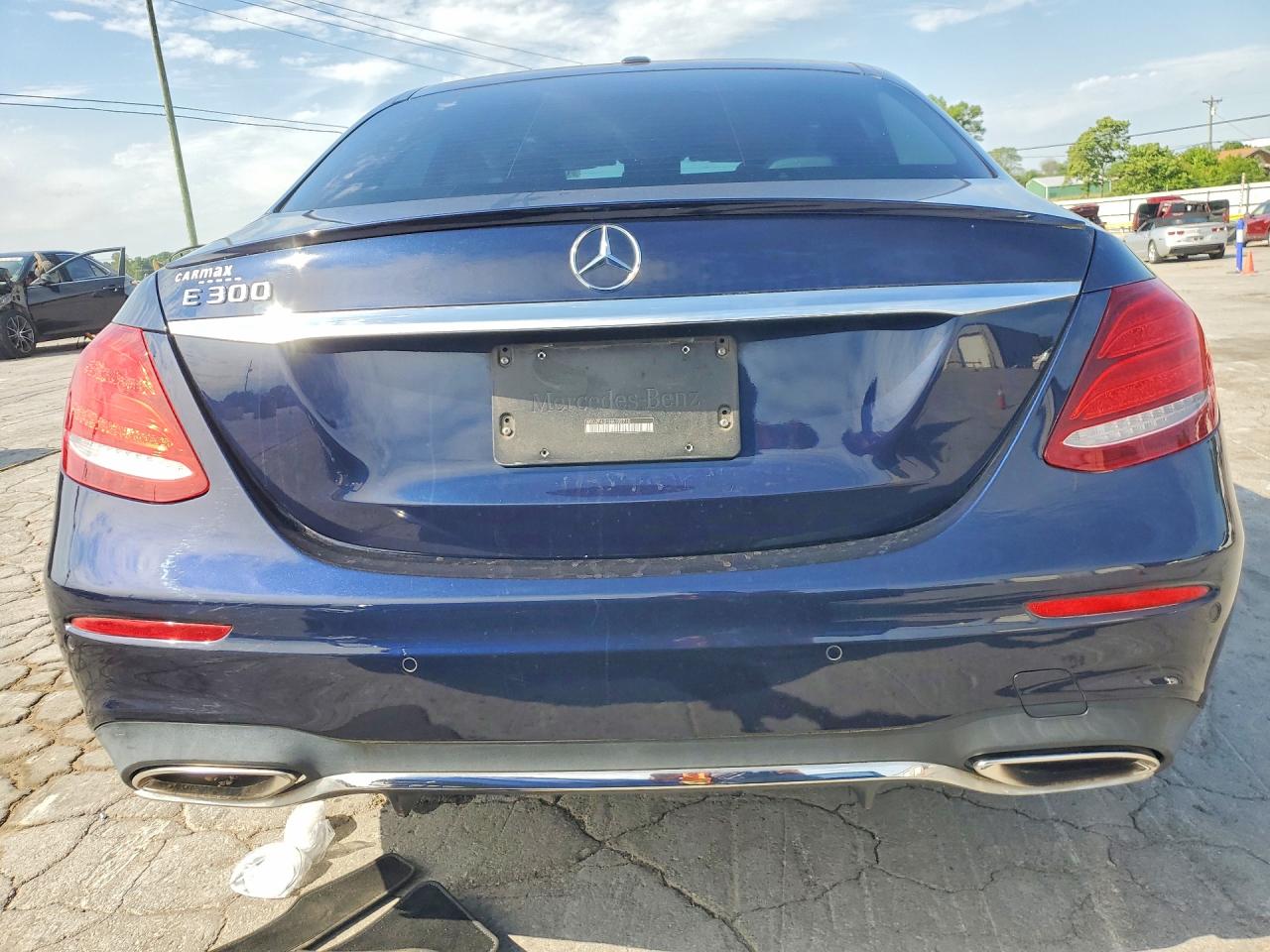 Mercedes-Benz E-Class 300