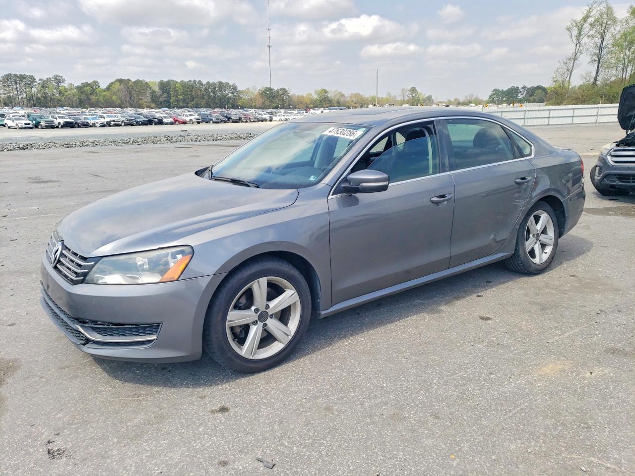 Salvage Volkswagen Passat Image