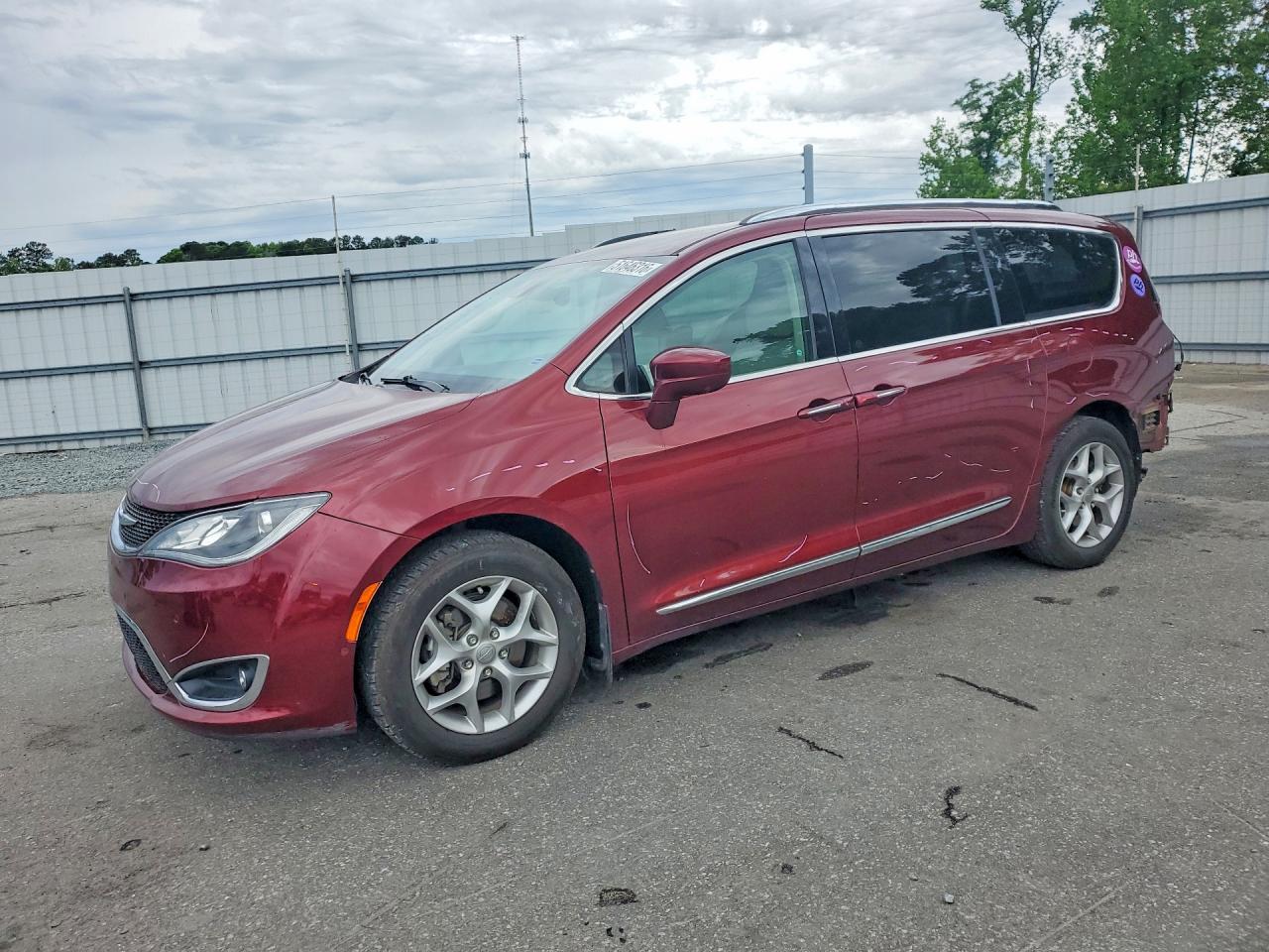 Salvage Chrysler Pacifica Image