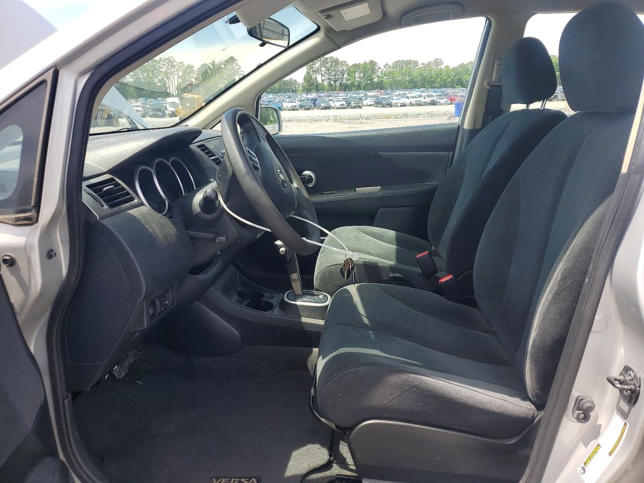 Nissan Versa 1.8 S
