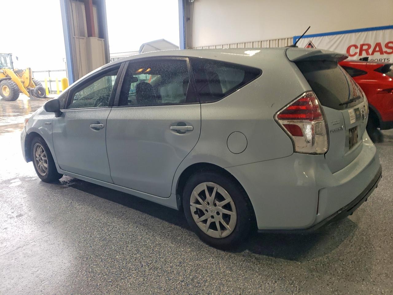 Toyota Prius v Four