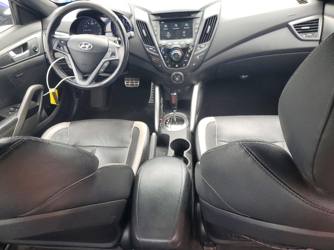 Hyundai VELOSTER Turbo