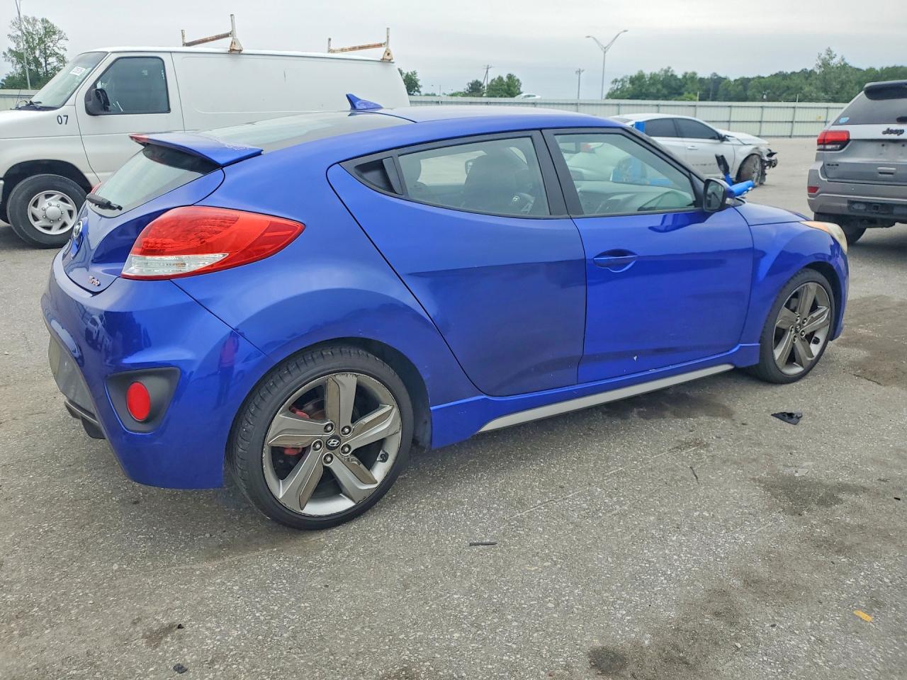 Hyundai VELOSTER Turbo