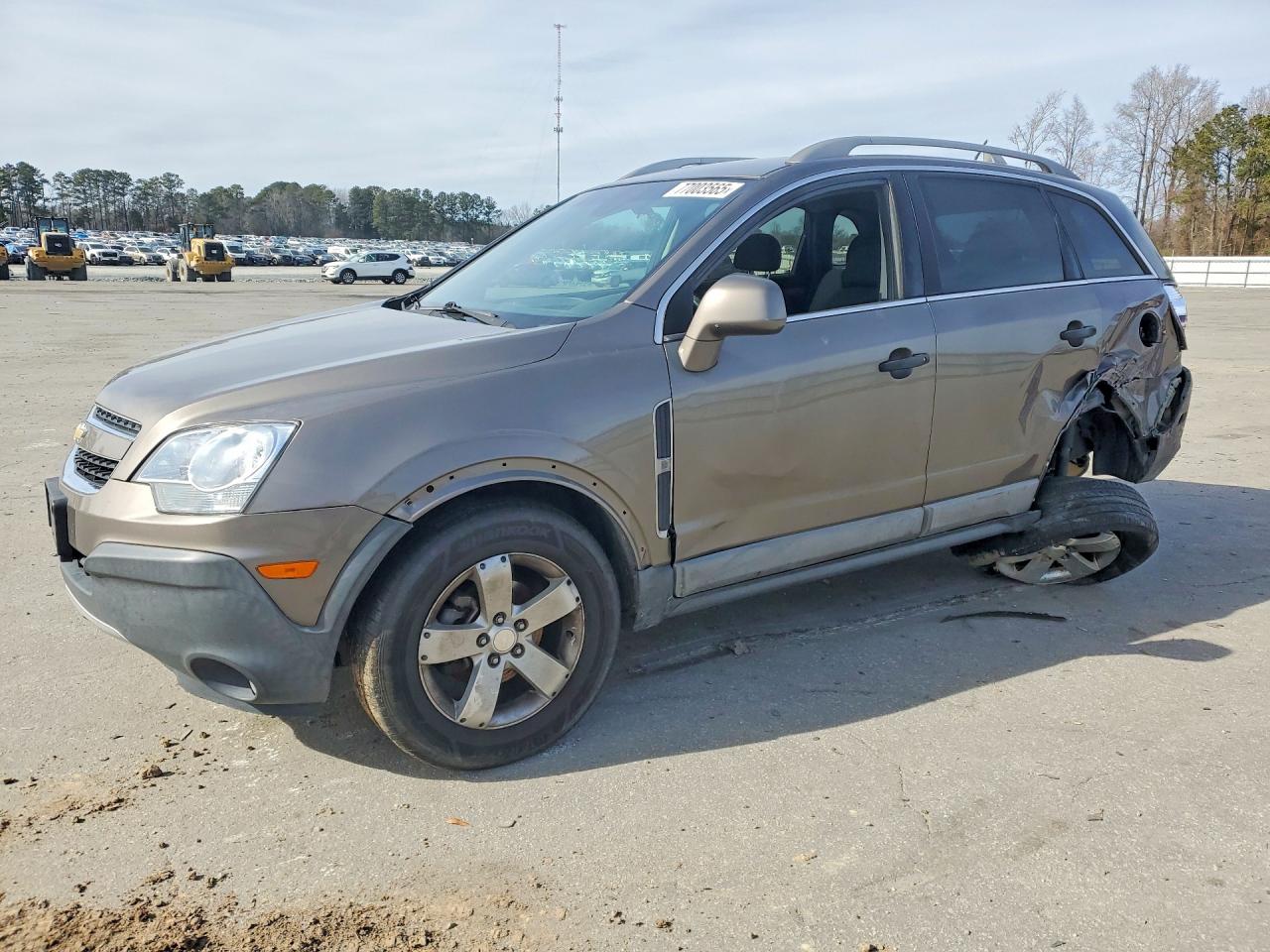 Salvage Chevrolet Captiva Image