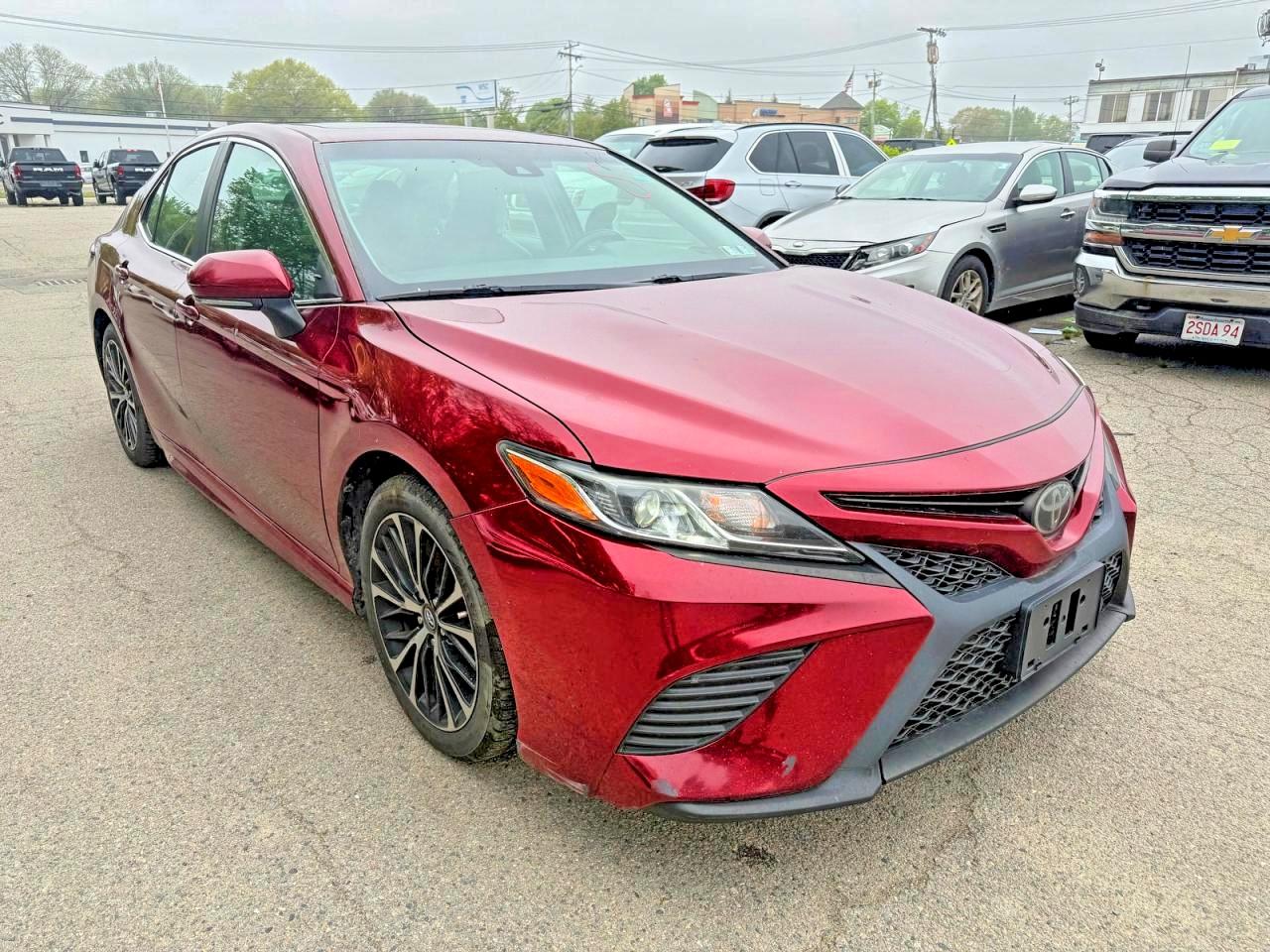 Salvage Toyota Camry Image