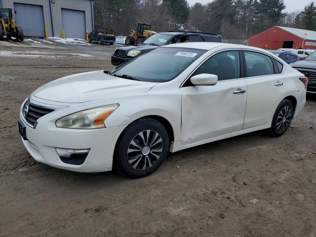 Salvage Nissan Altima Image