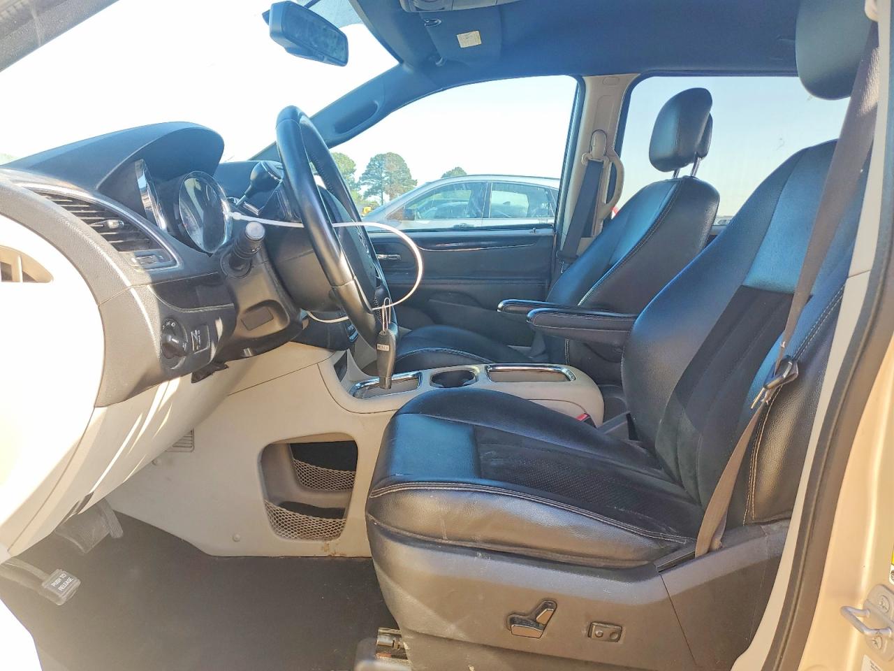 Dodge Caravan Sxt