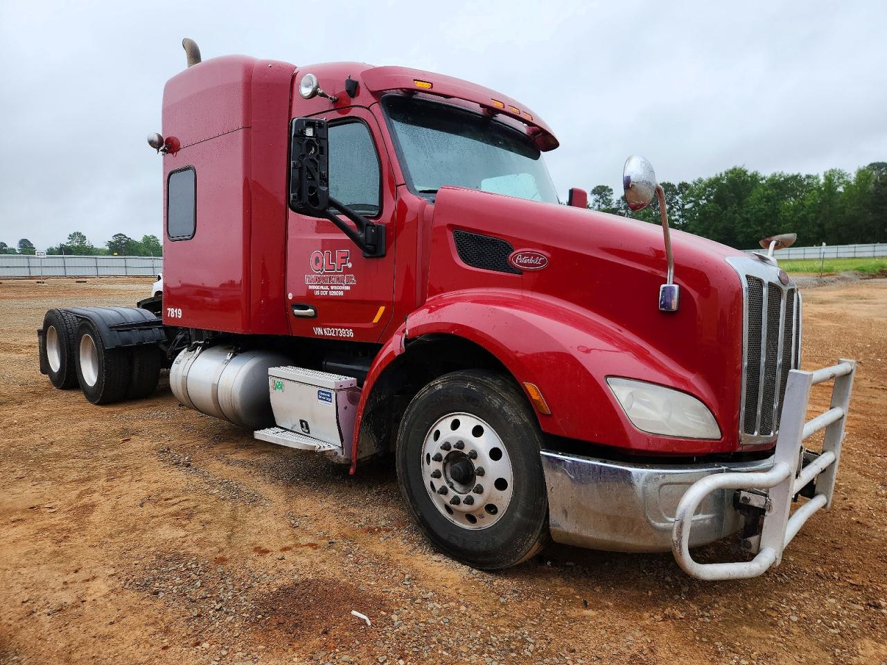 Salvage Peterbilt 579 Image