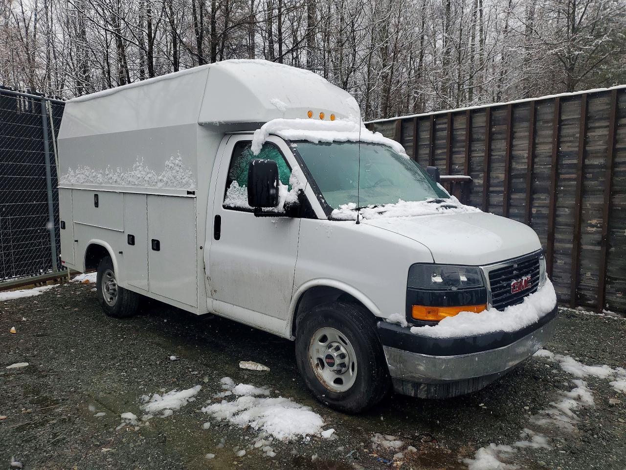 GMC Savana Cutaway G3500