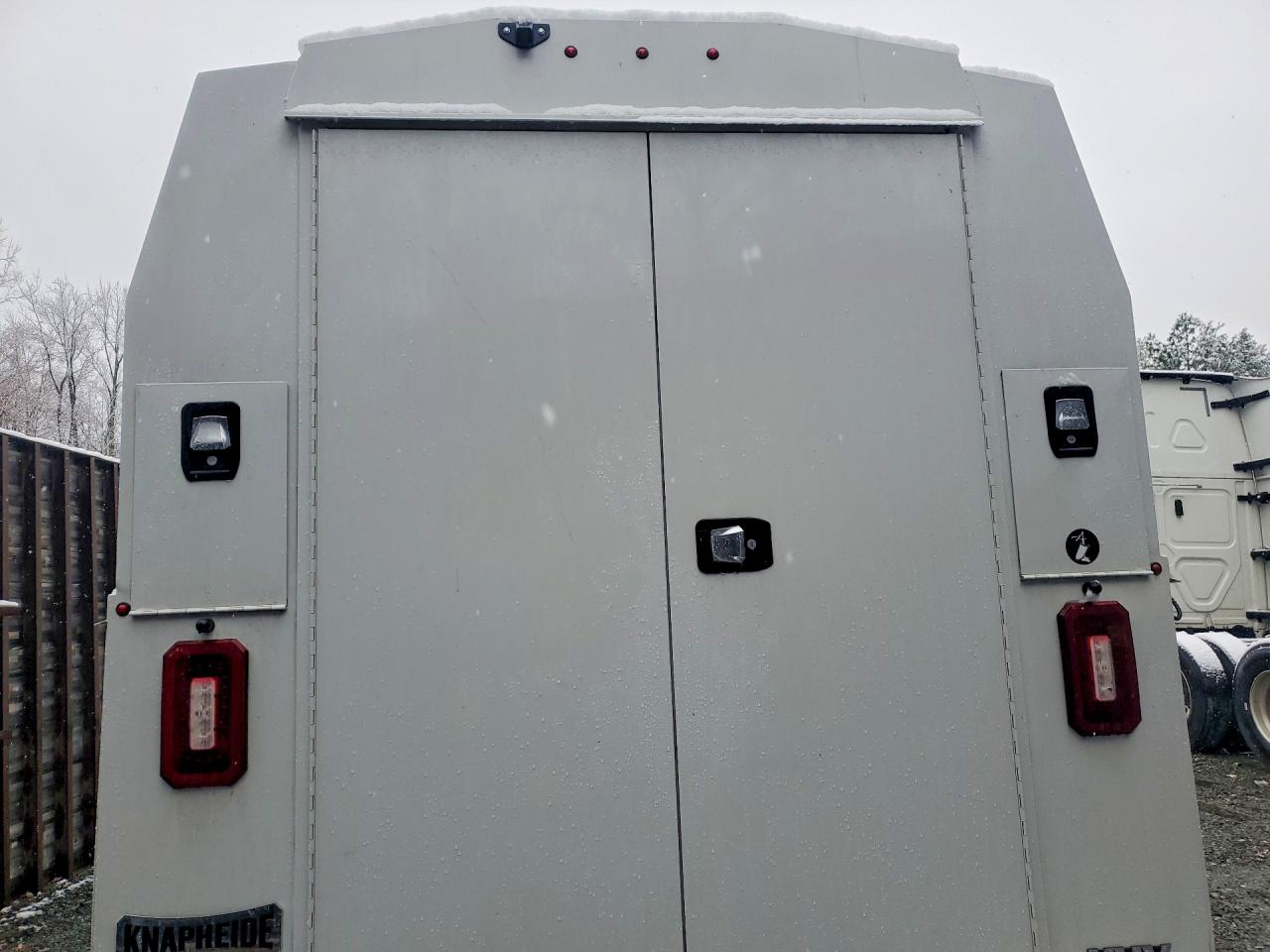 GMC Savana Cutaway G3500