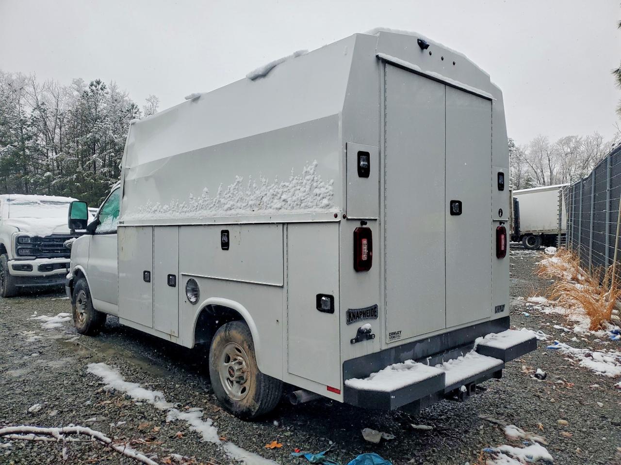 GMC Savana Cutaway G3500