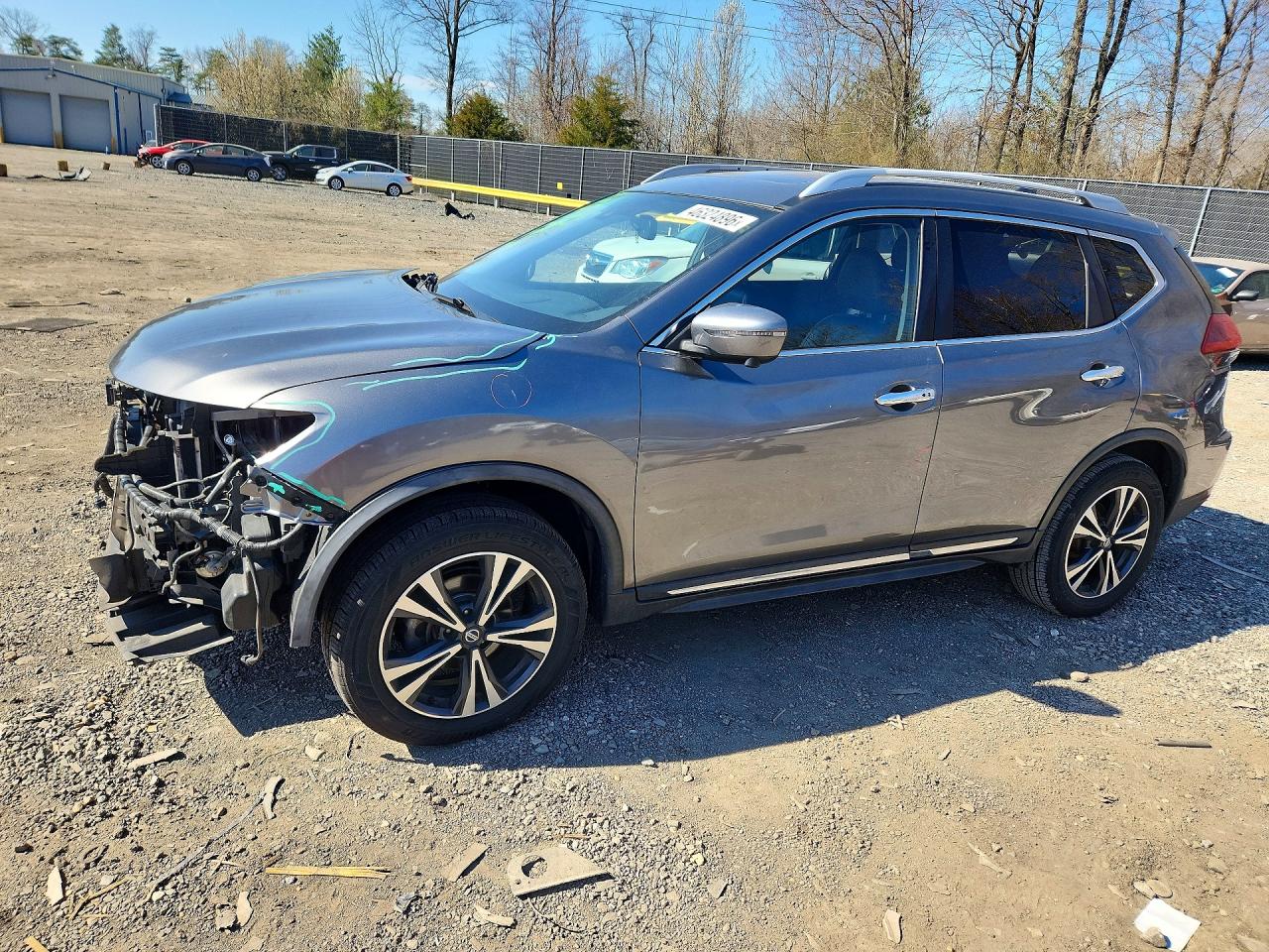 Salvage Nissan Rogue Image