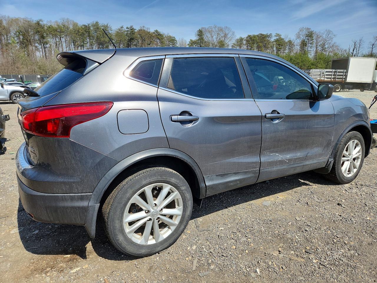 Nissan Rogue S
