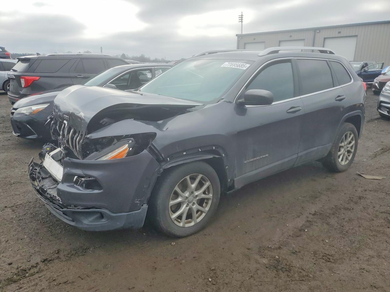 Salvage Jeep Grand Cherokee Image