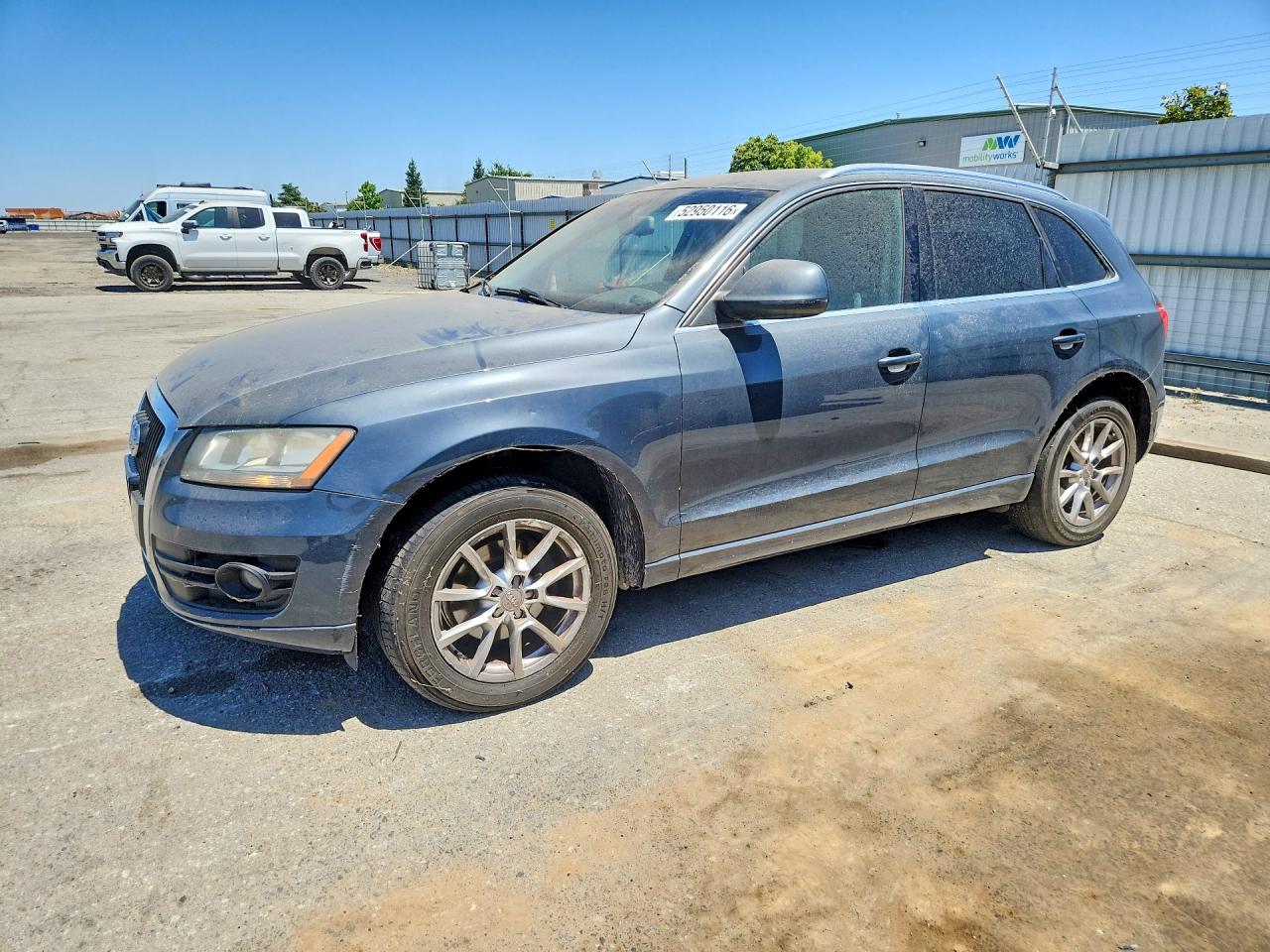Salvage Audi Q5 Image