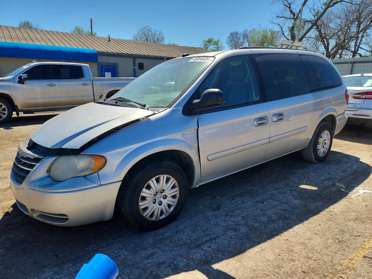 Salvage Chrysler Minivan Image