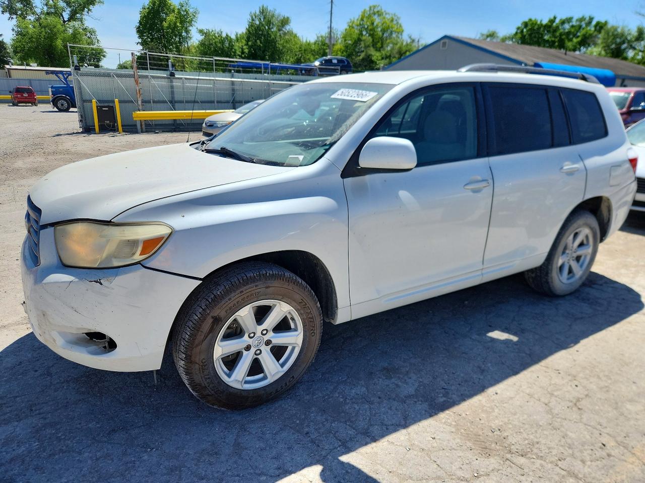 Salvage Toyota Highlander Image