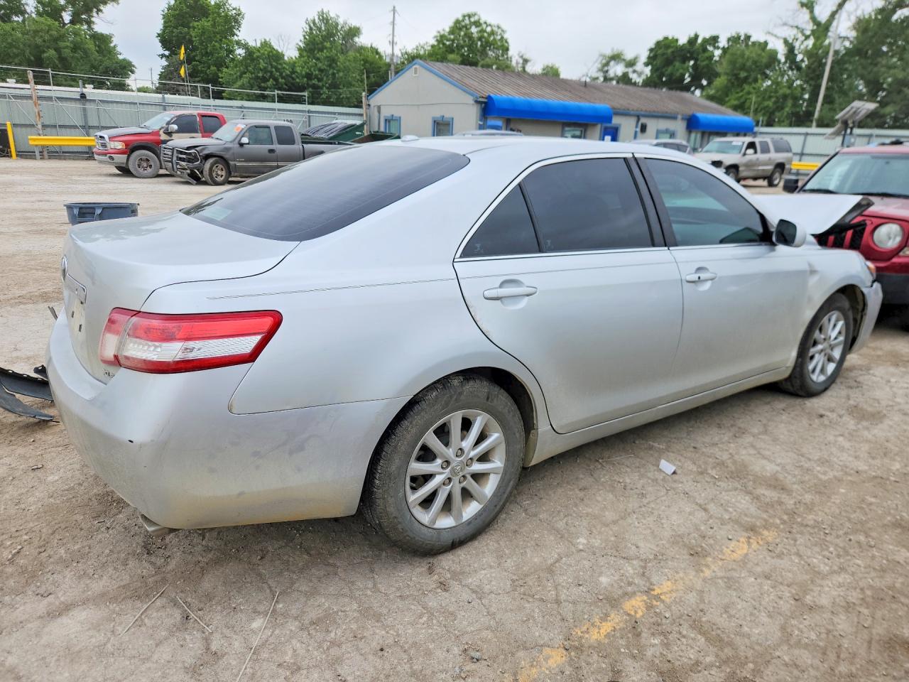 Toyota Camry Xle V6