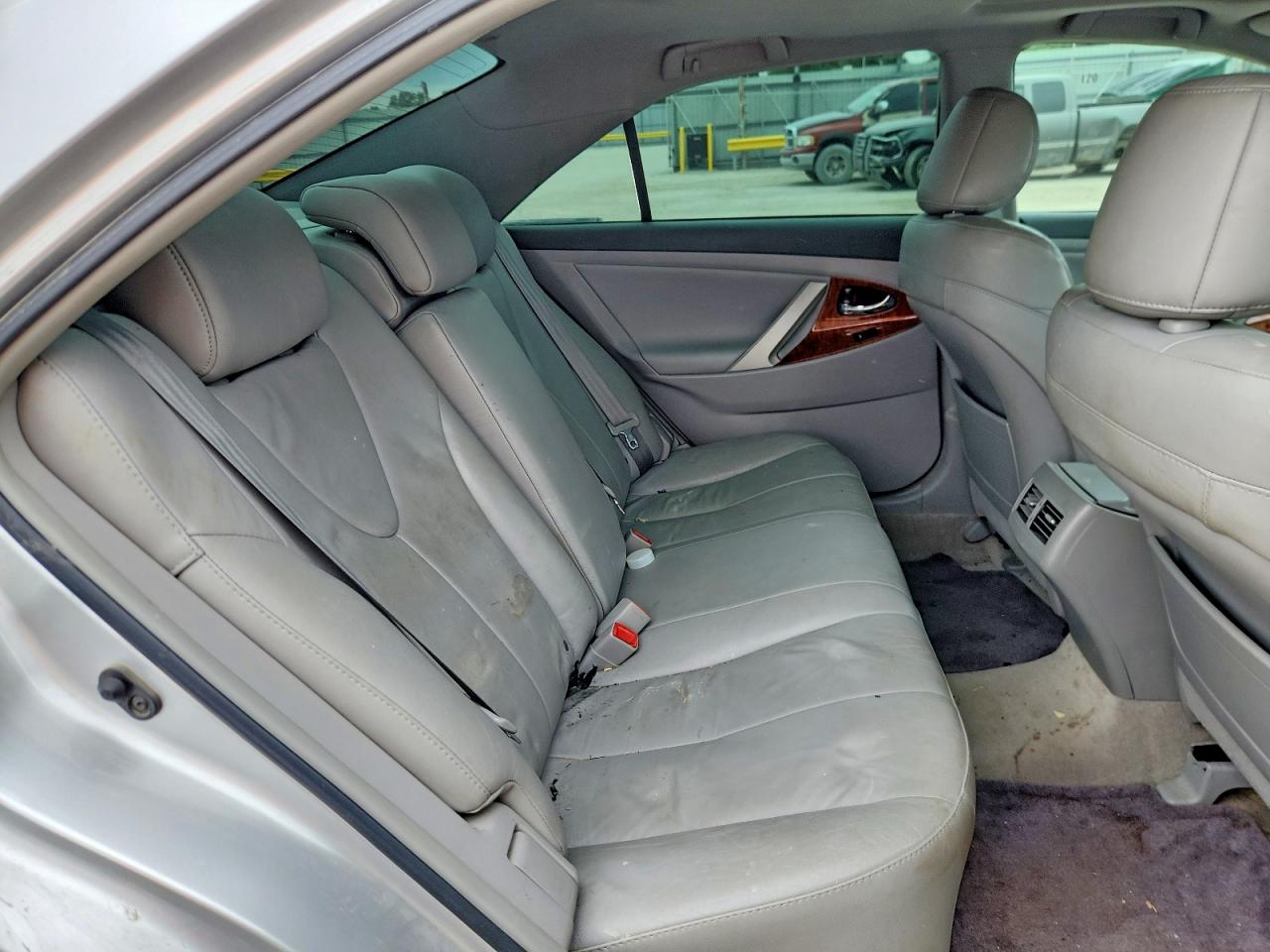 Toyota Camry Xle V6