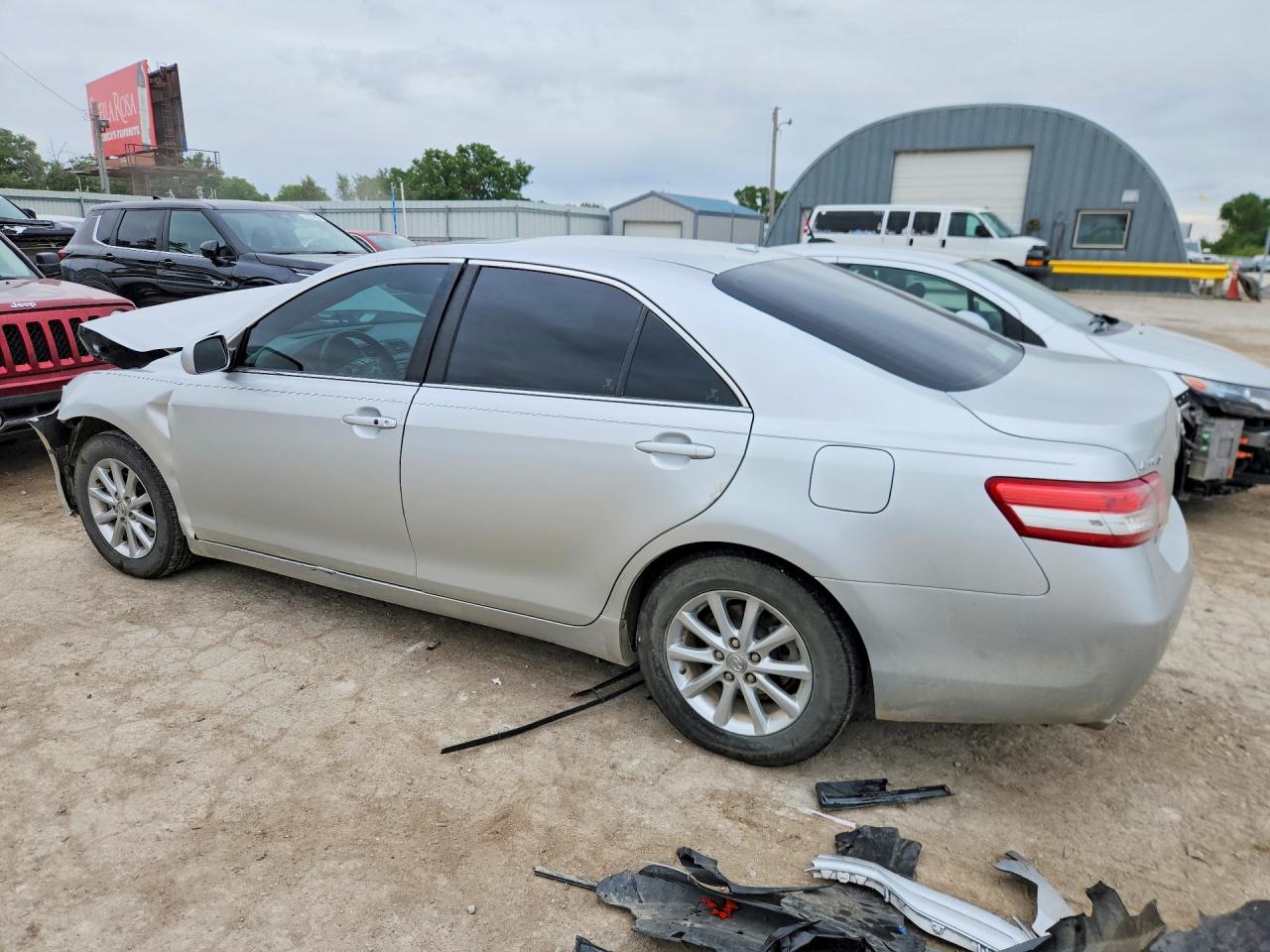 Toyota Camry Xle V6
