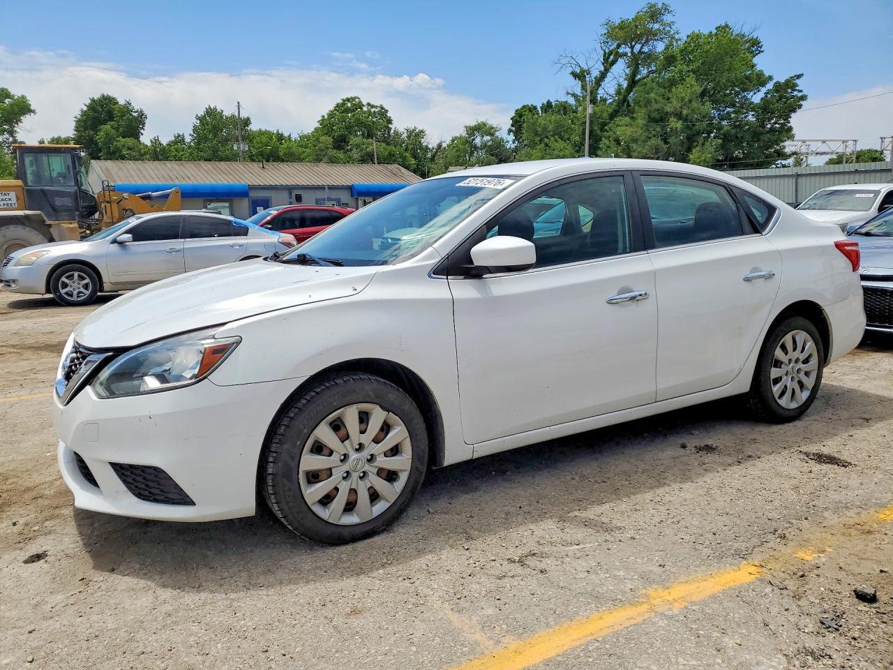 Salvage Nissan Sentra Image