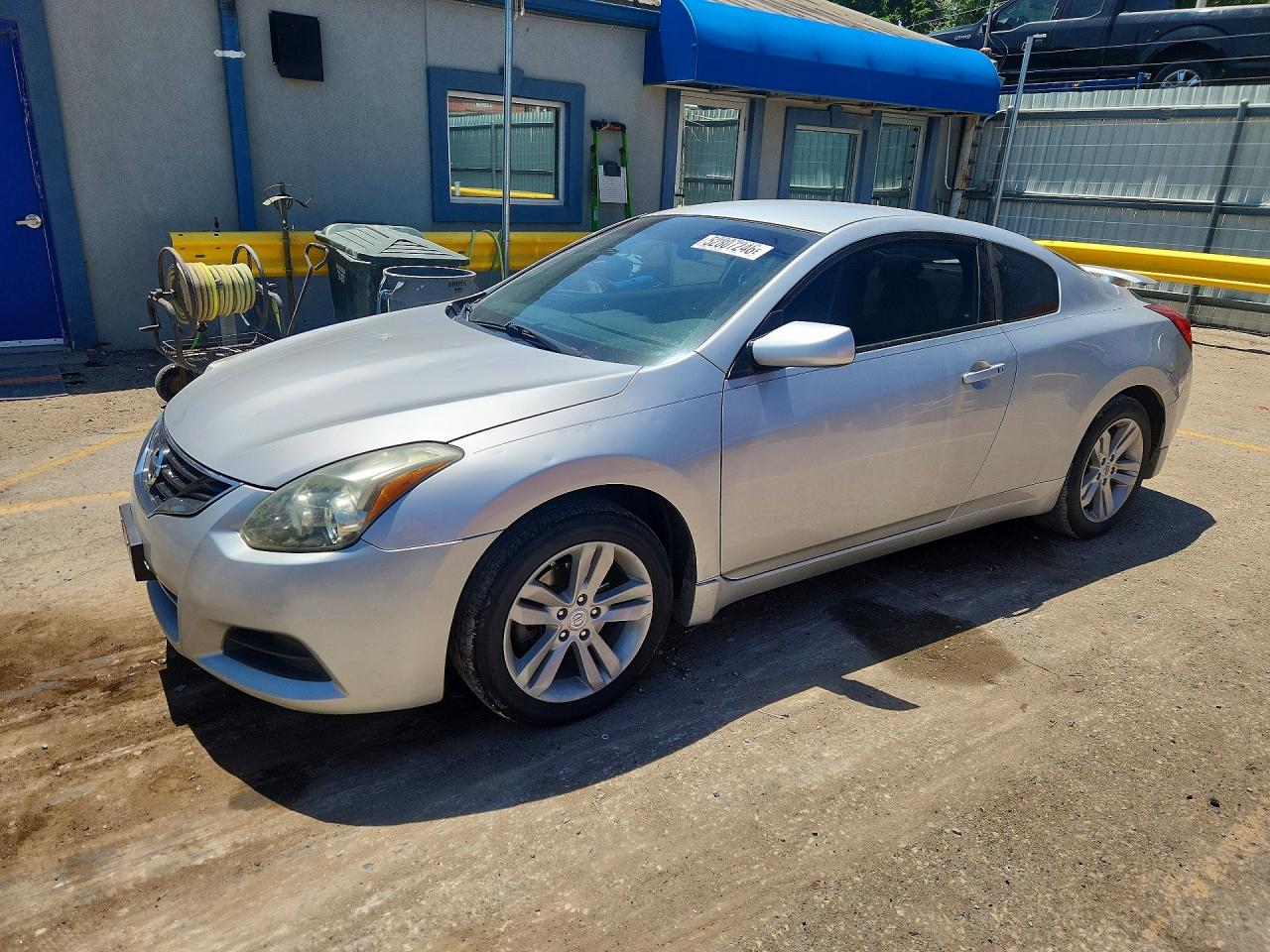 Salvage Nissan Altima Image