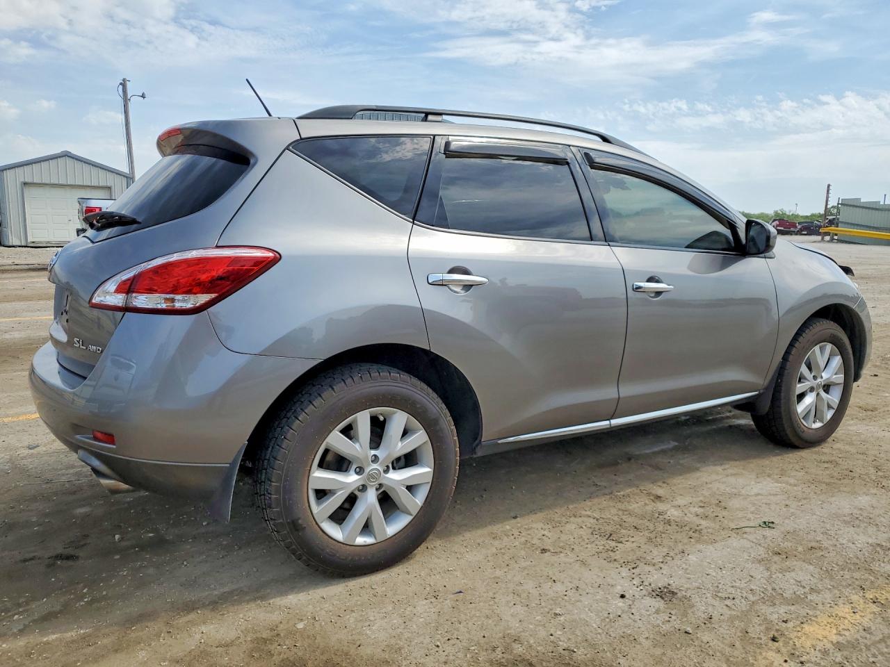 Nissan Murano S