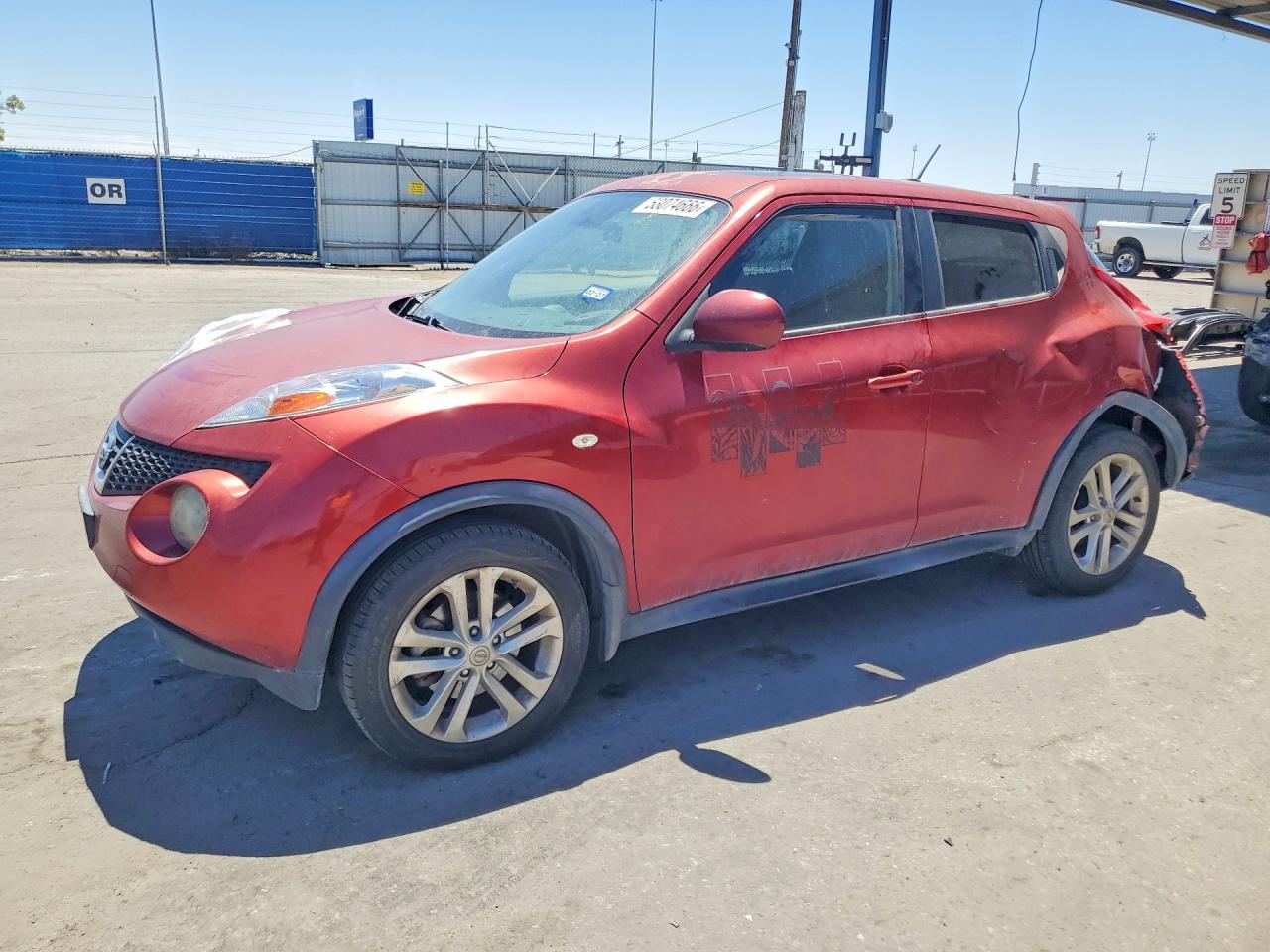 Salvage Nissan JUKE Image