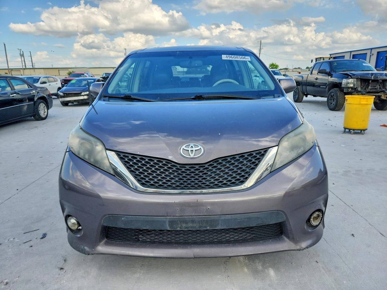 Toyota Sienna Sport