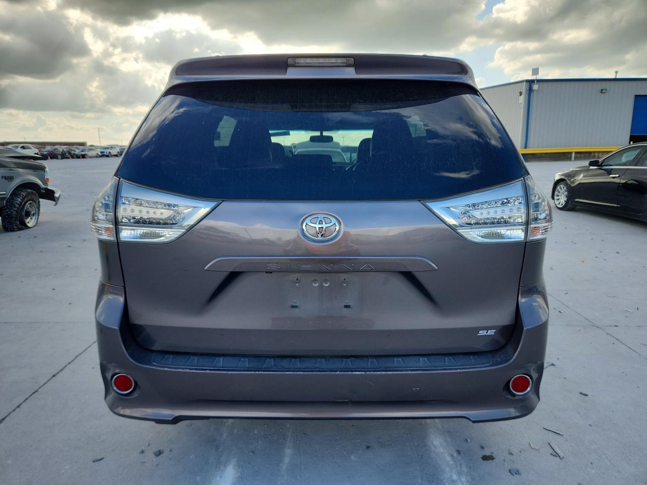 Toyota Sienna Sport