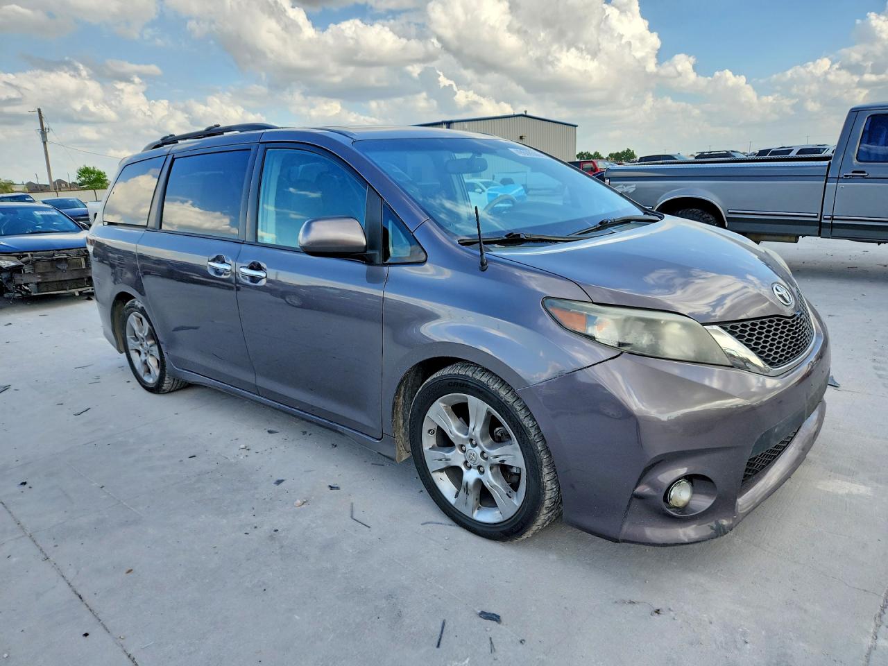 Toyota Sienna Sport