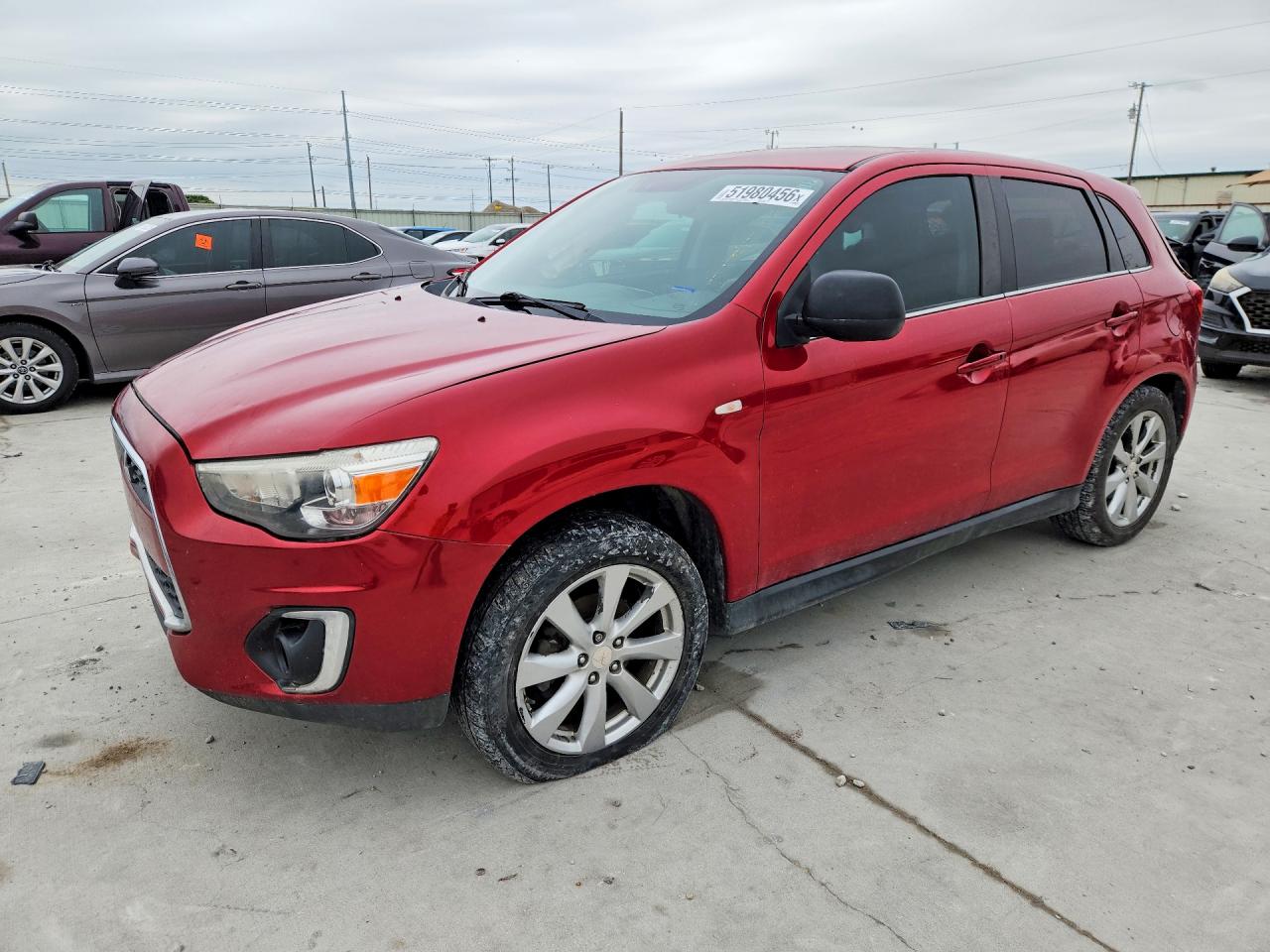 Salvage Mitsubishi Outlander Image