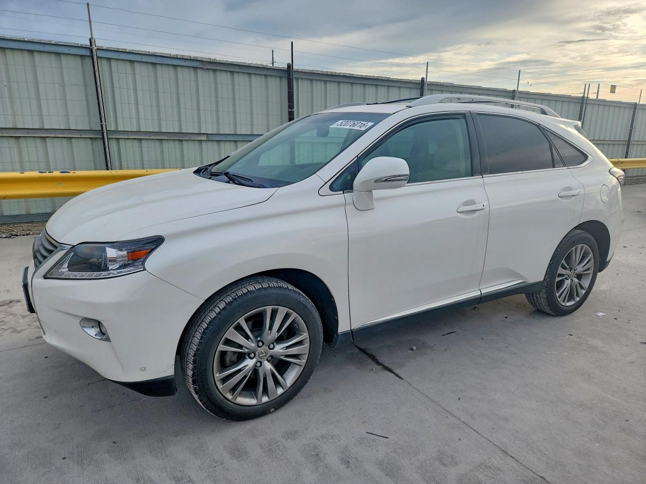 Salvage Lexus RX Image