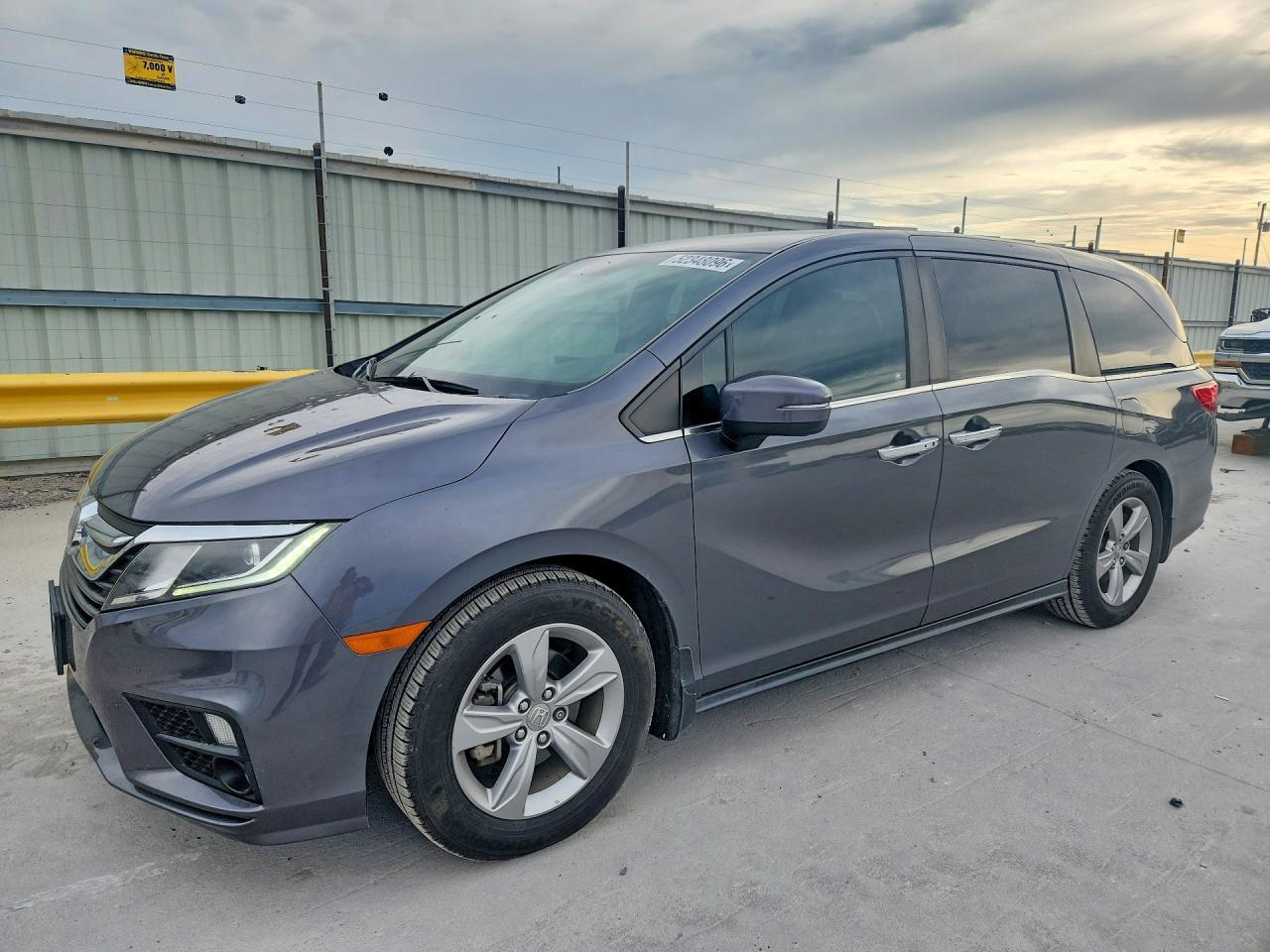 Salvage Honda Odyssey Image