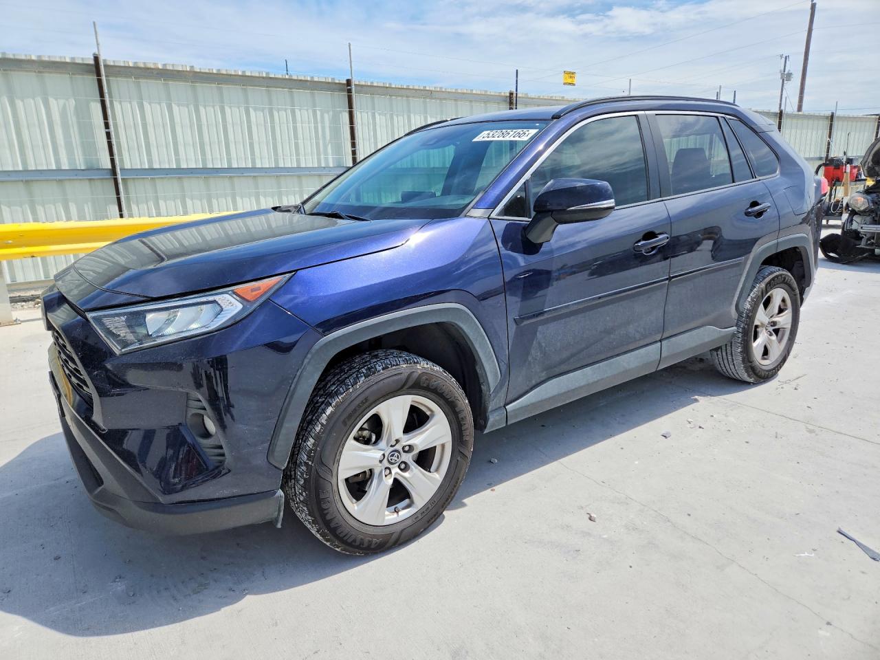Salvage Toyota RAV4 Image