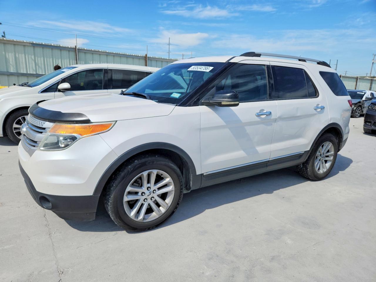 Salvage Ford Explorer Image