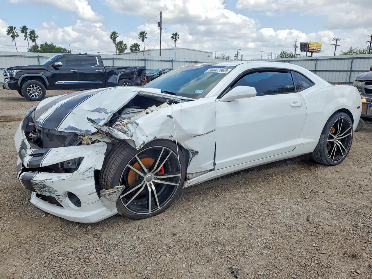 Salvage Chevrolet Camaro Image