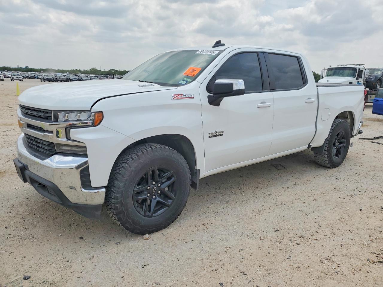 Salvage Chevrolet Silverado Image