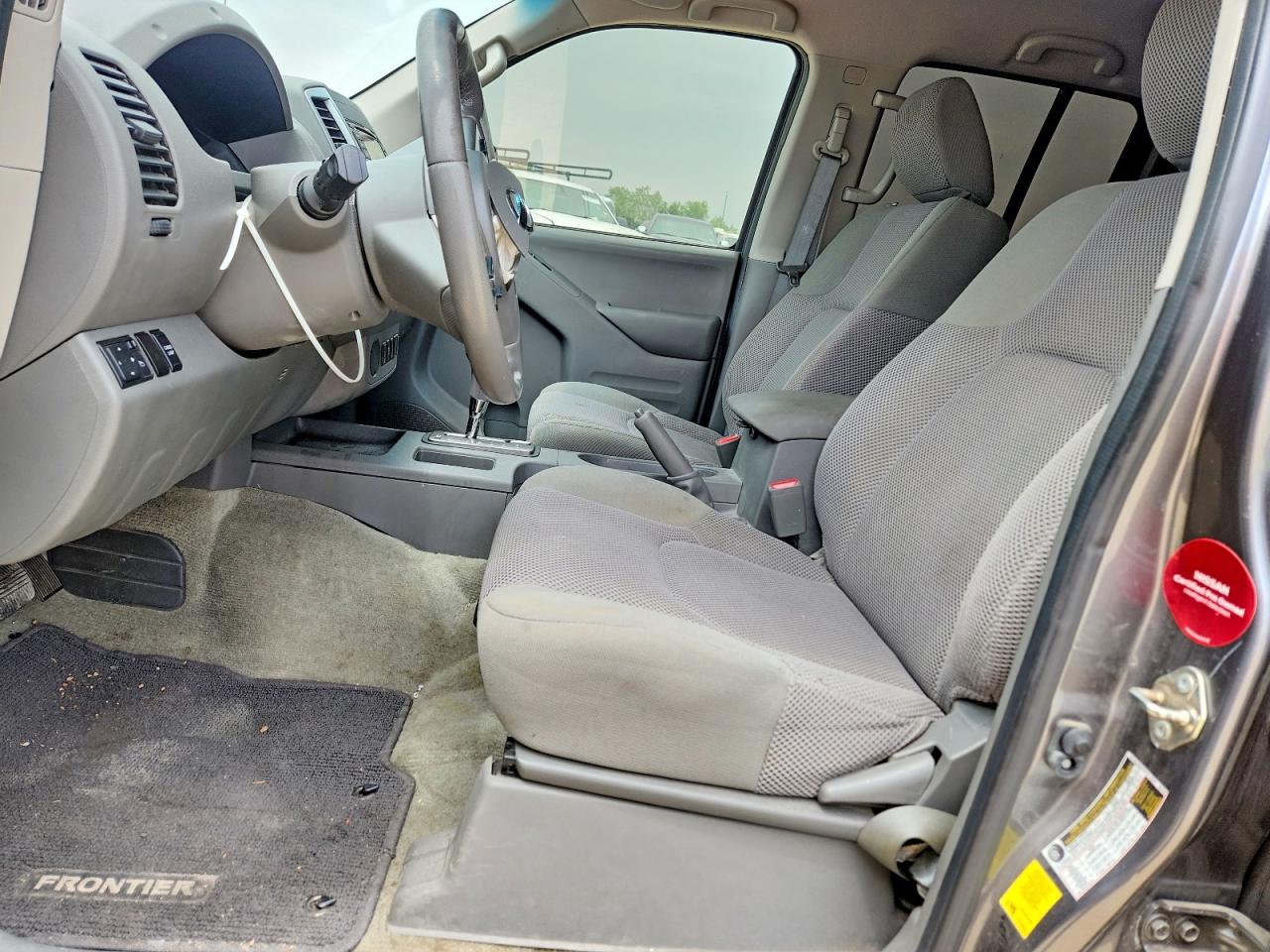 Nissan Frontier Sv