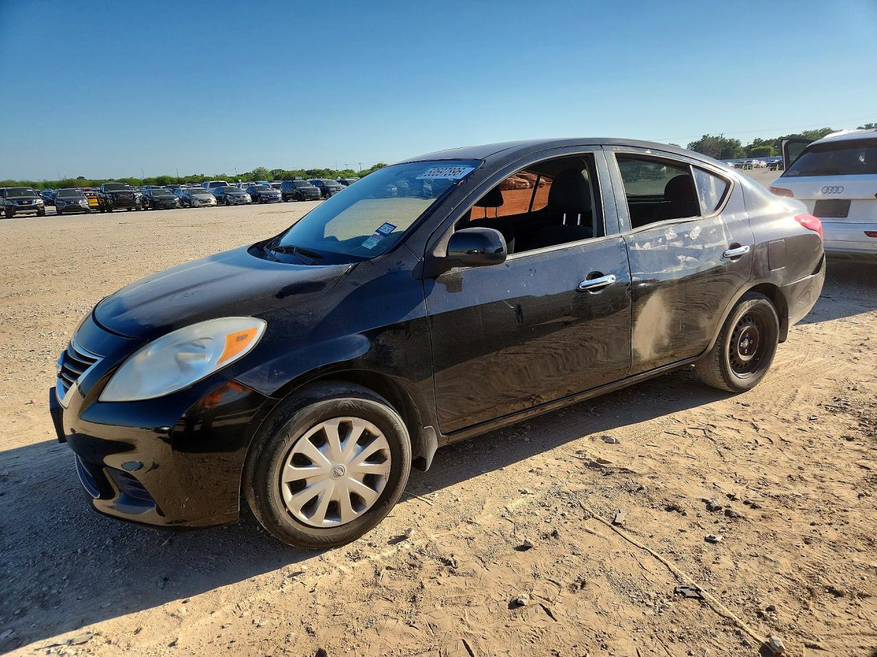 Salvage Nissan Versa Image