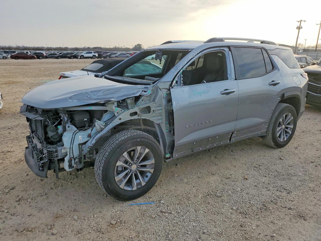 Salvage Chevrolet Equinox Image