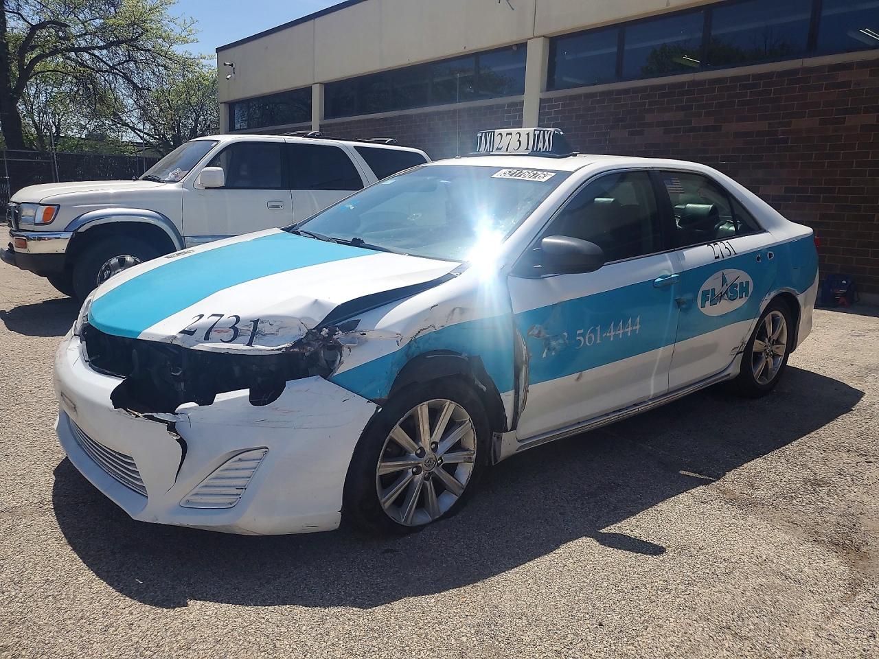 Salvage Toyota Camry Image