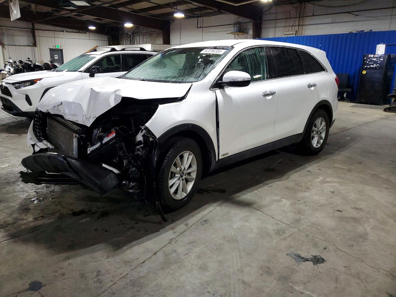 Salvage Kia Sorento Image