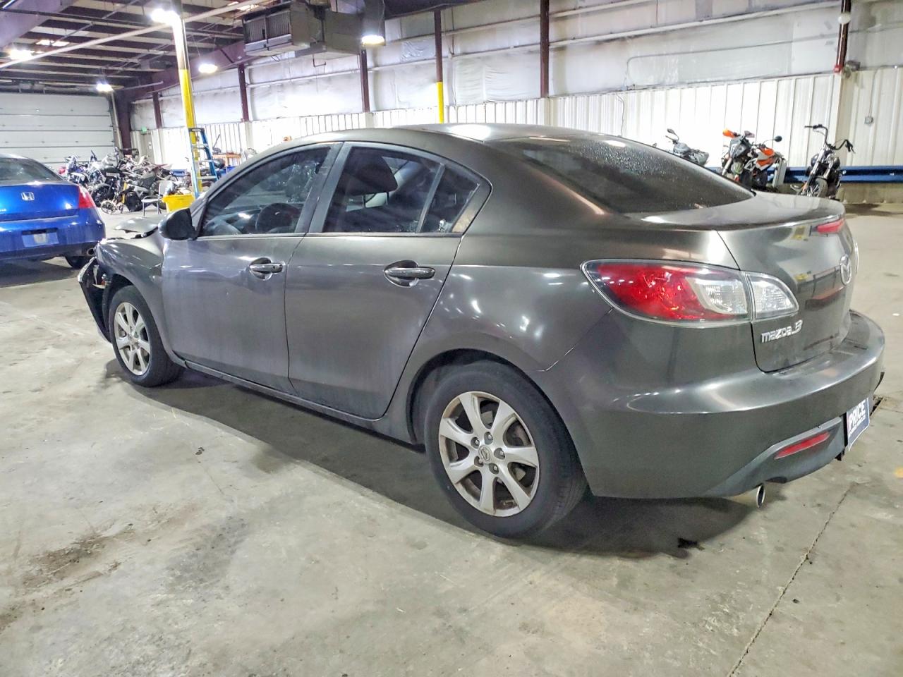 Mazda 3 I