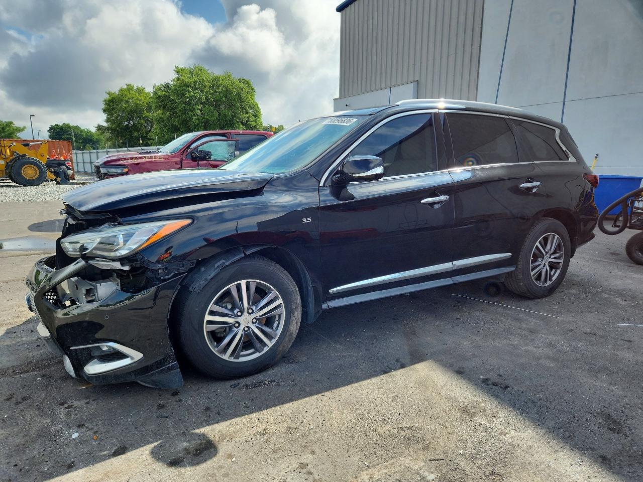 Salvage INFINITI Qx Image