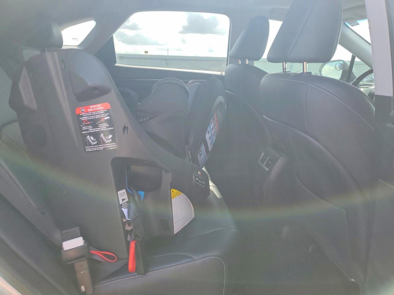 Lexus RX Base