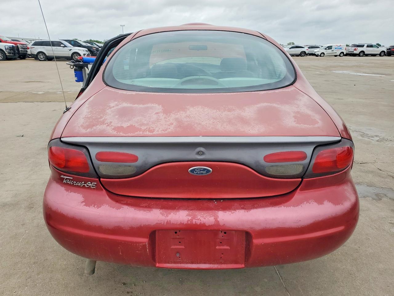 Ford Taurus Se