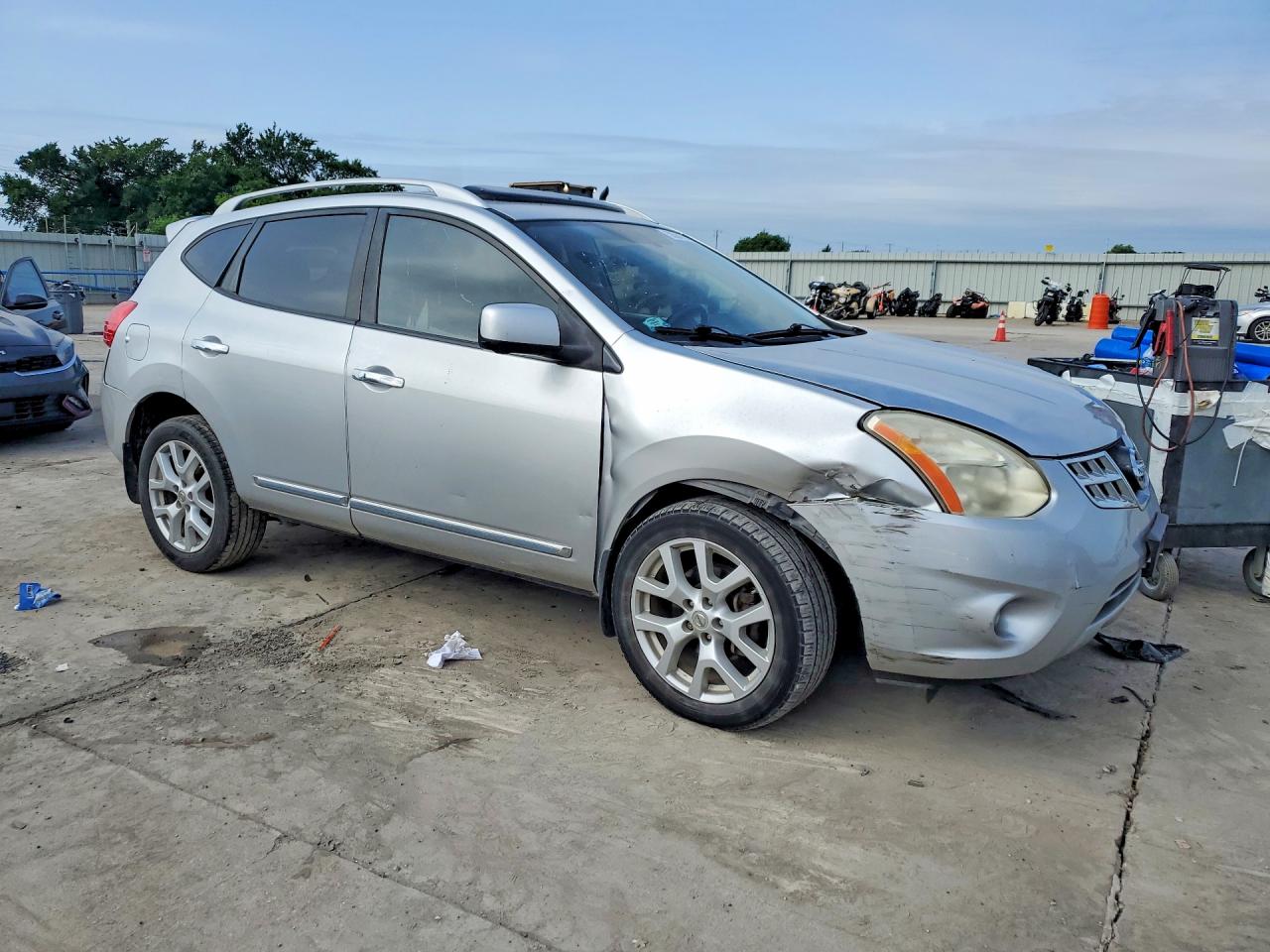 Nissan Rogue S