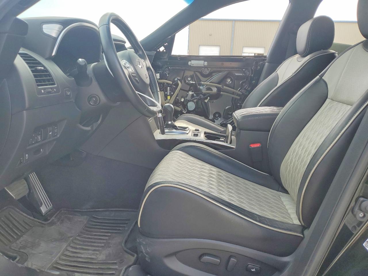 INFINITI Qx Base
