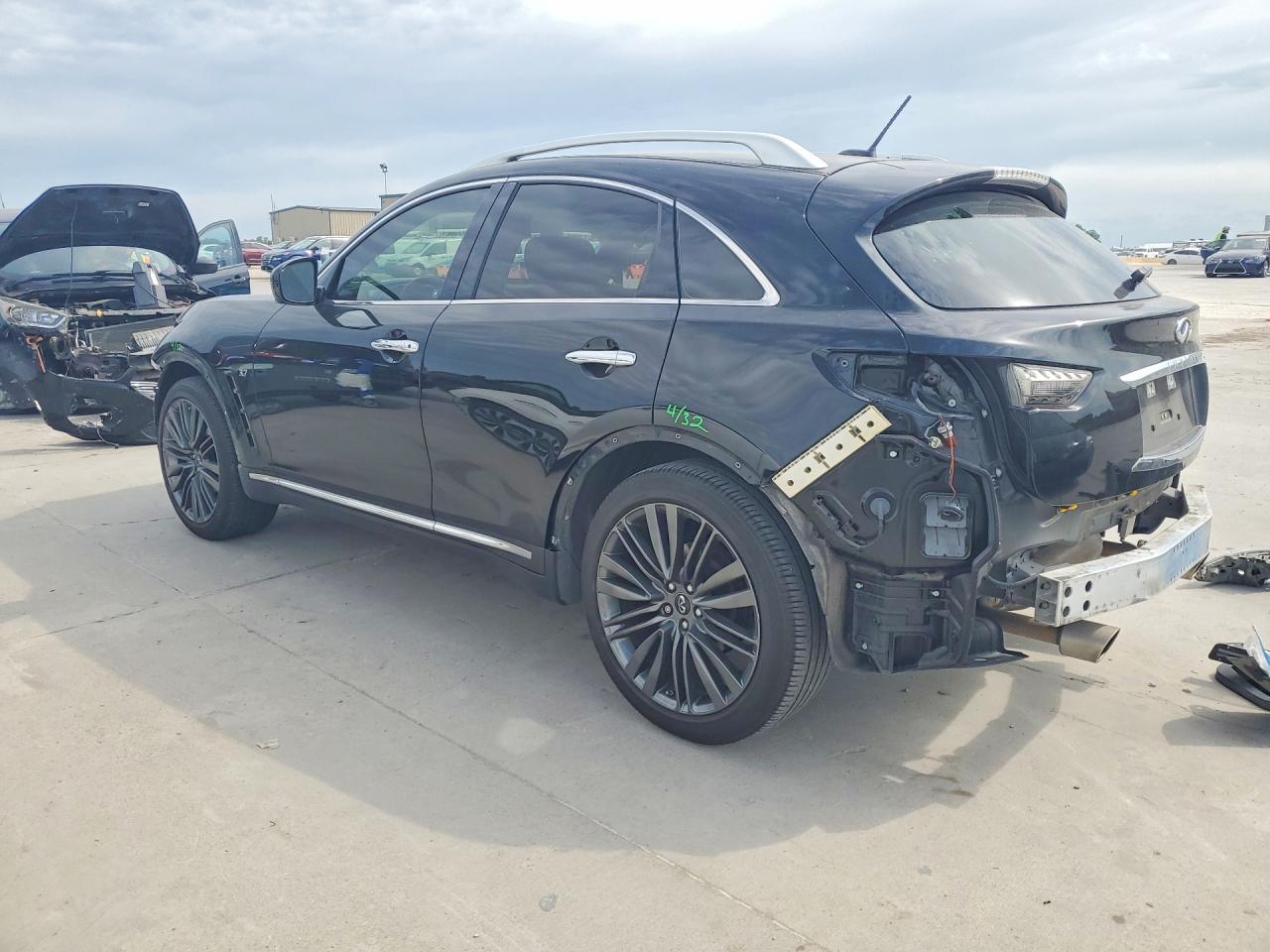 INFINITI Qx Base